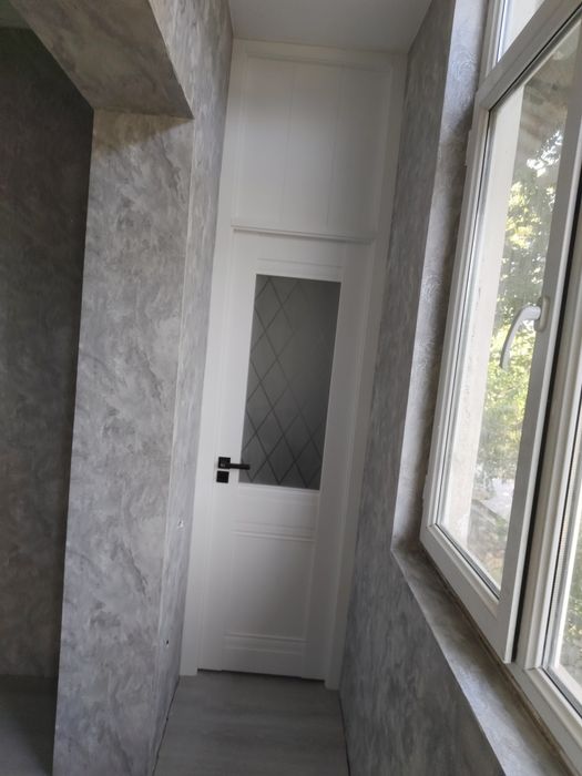 Установка между комнатной дверий.          Eshik ornatish Xizmati