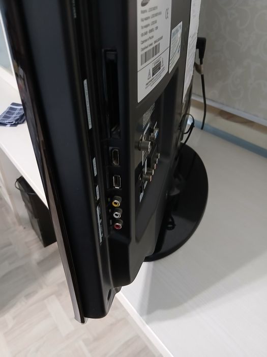 Продам телевизор Samsung  диагональ81см.  Торг