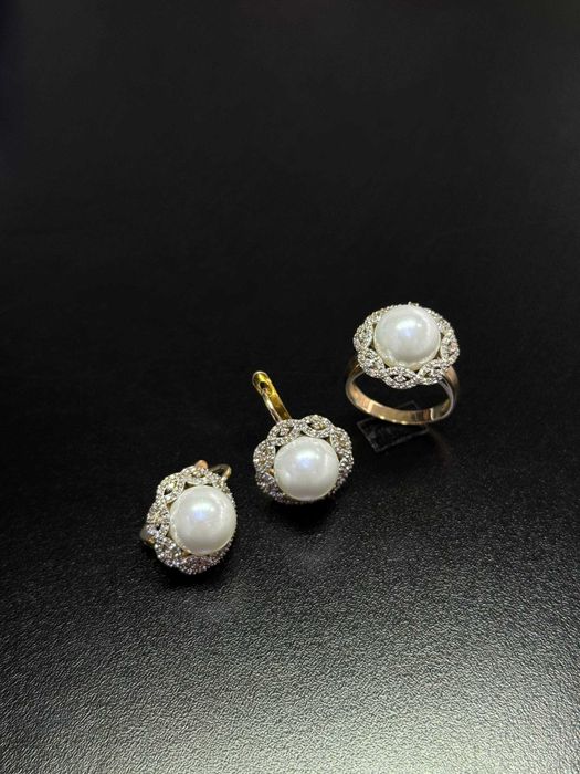 Комплект кольцо, серьги с жемчуг с брилл, золото