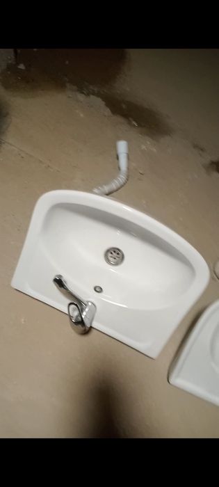 Ванна, раковина сантехника