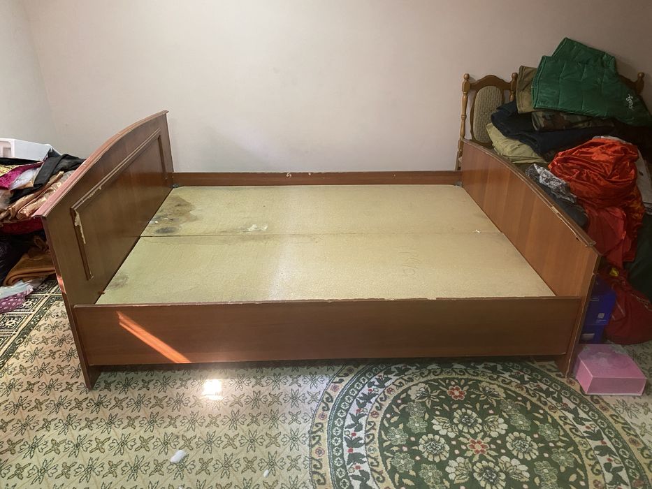 Двухспальный кроват + 1 детский кроват