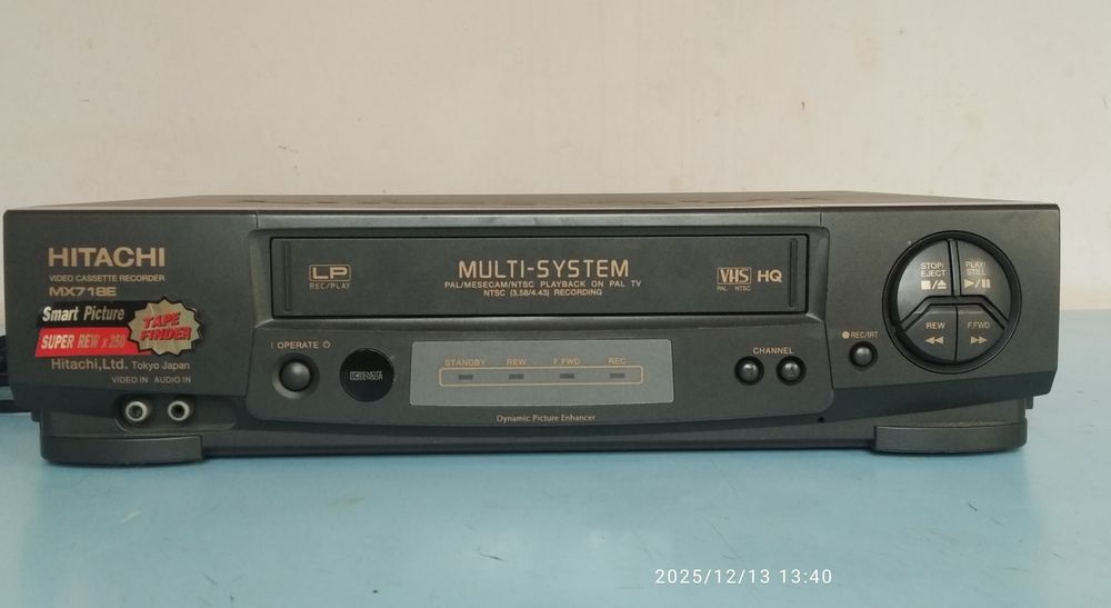Японский видеоплеер HITACHI