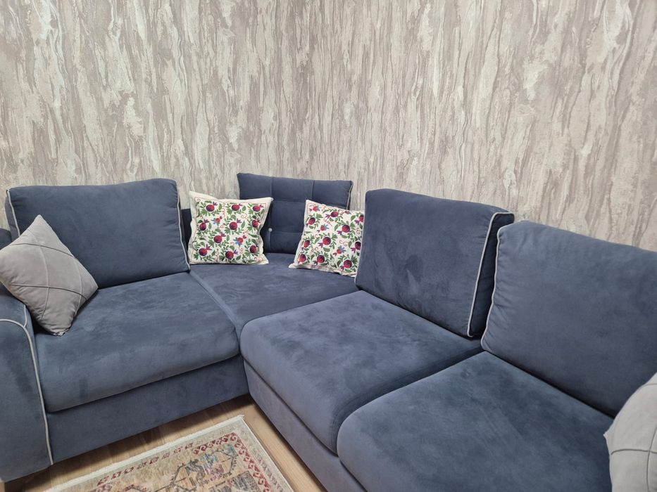 Угловой диван синий