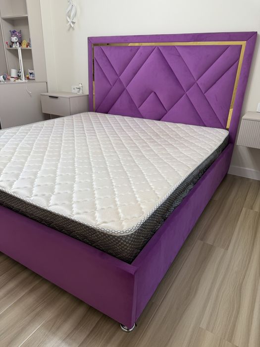 Продам кровать с матрасом