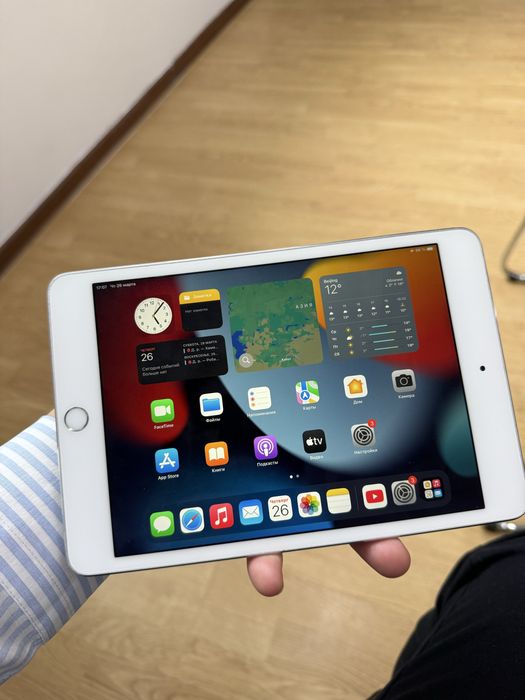 Продается iPad mini 4 128 gb