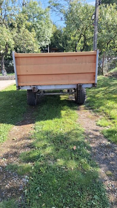 Remorcă tractor basculabila
