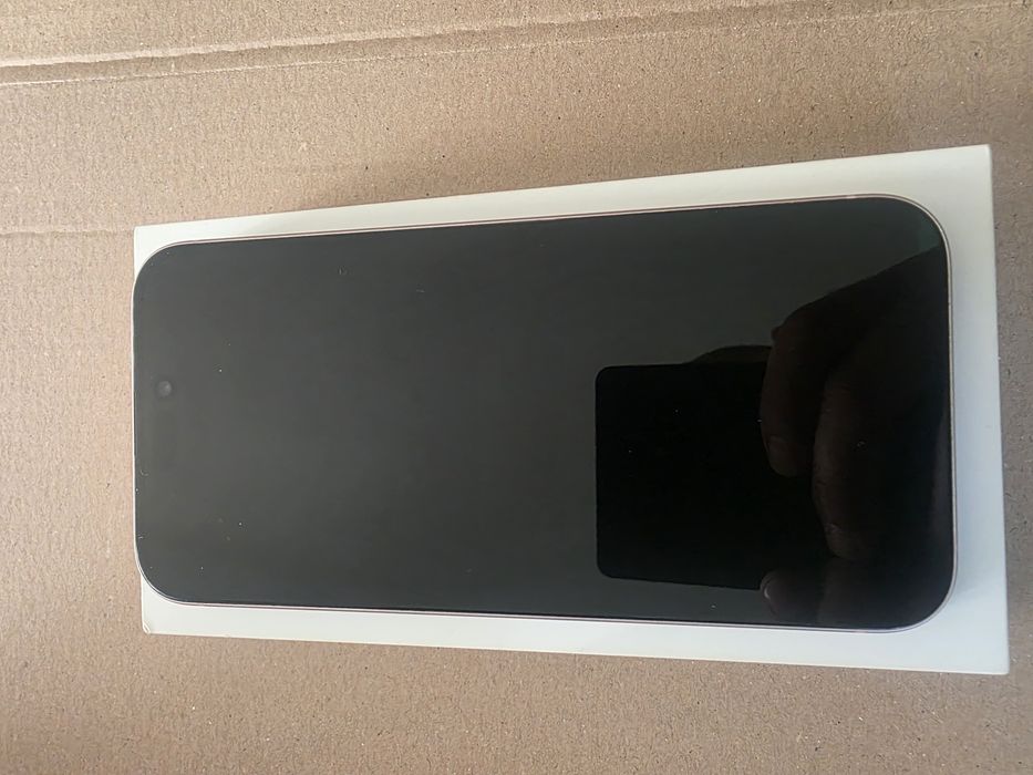 Продавам iPhone 15 Plus