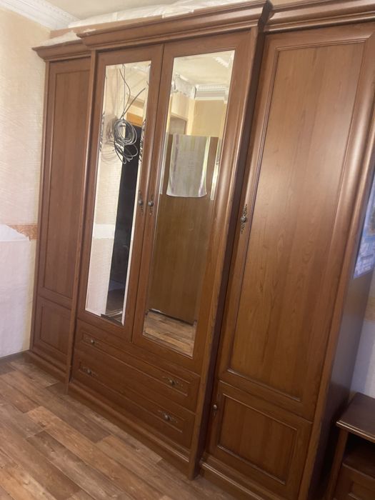 Продаю спальный гарнитур , б/у.