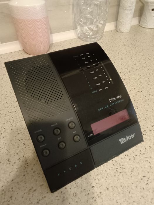 Radio cu ceas deșteptător Tevion