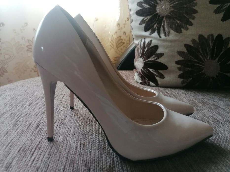 Pantofi eleganți