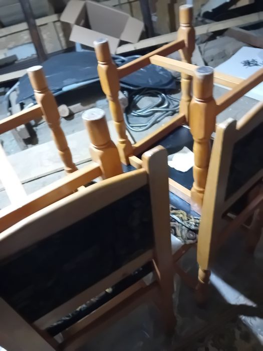 Vand 4 scaune tapitate Putin folosite