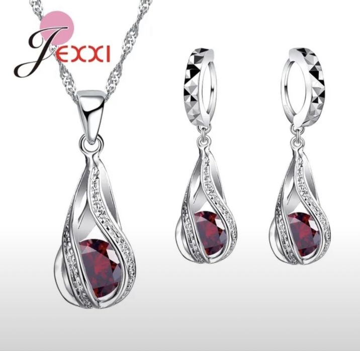 Комплекты продаётся .