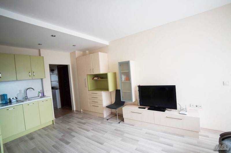 Дава се под наем Двустаен апартамент в Бургас, Лазур - 65 кв.м за 433.5 € - Снимка #2