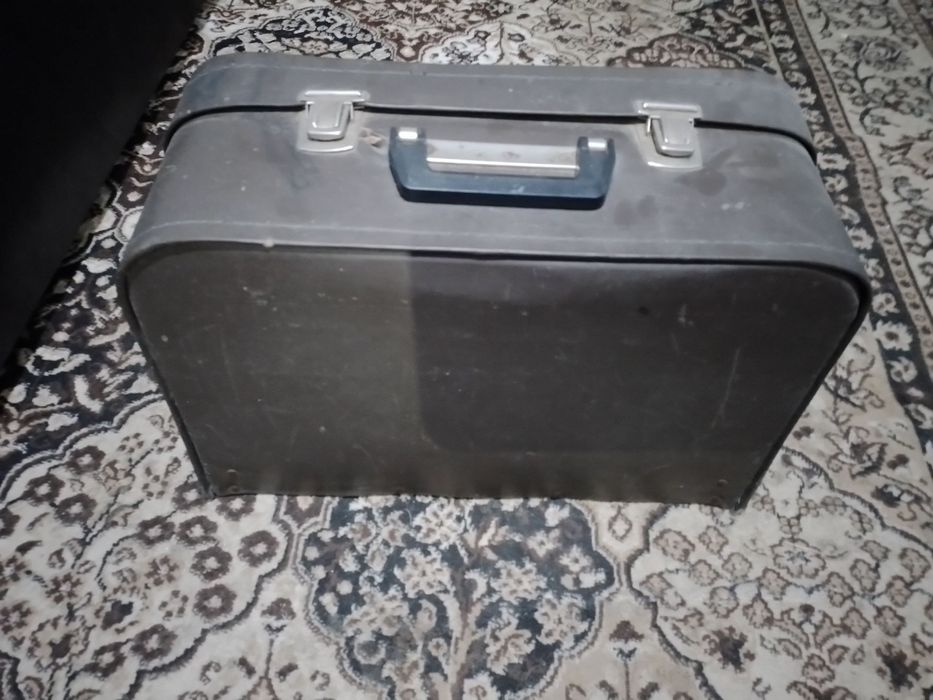 Швейная машина электрическая