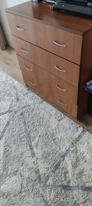 Продам комод с ящиками