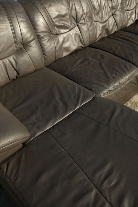 Colțar U din piele ~ Negru elegant