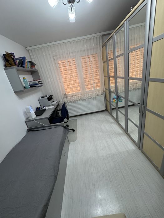 De vanzare apartament 3 camere zona centrala big