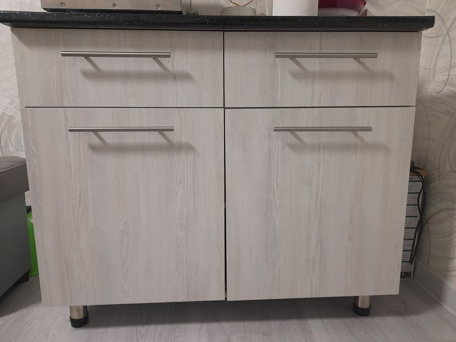 Кухонный шкаф для посуды