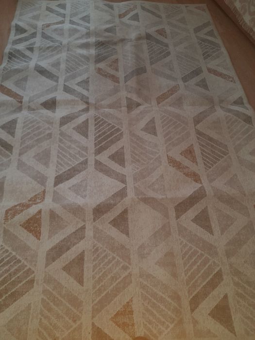 Продам ковёр 2×3
