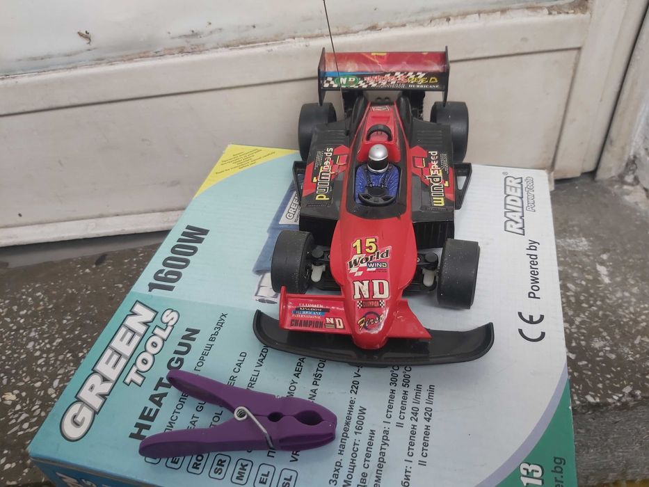 Masinuta model vechi radiocomandata 27Mhz (nu am telecomanda)