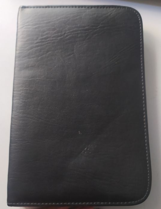 Набор ножниц для стрижки.