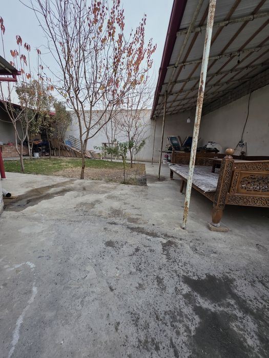 Продаётся 6-соток учасок 2-этаж+подвал  9-комнтоа