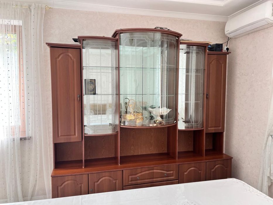 Горка мебель сатылады.