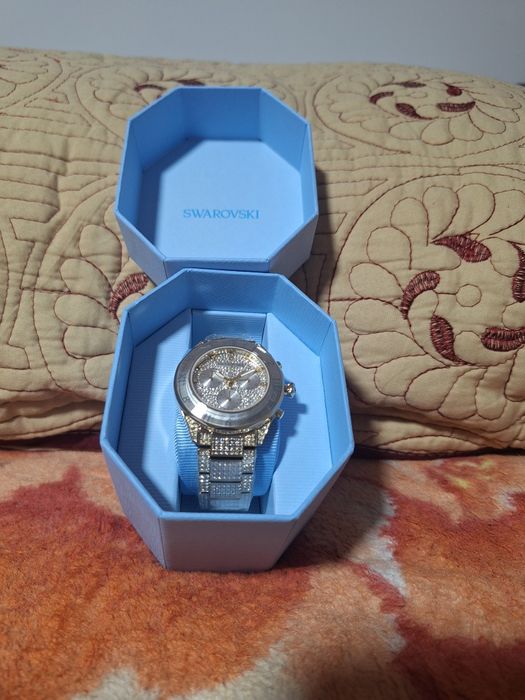 Vand ciasurii Swarovski noi, 3 au fost desfacute doar pt poze.