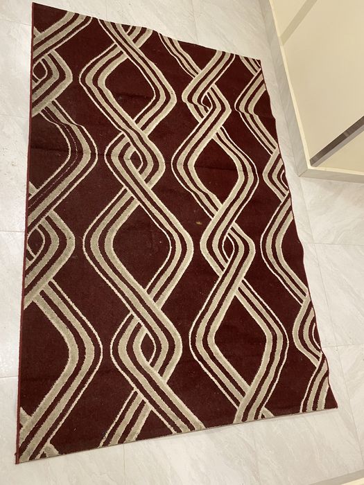 Ковер в хорошем состояние