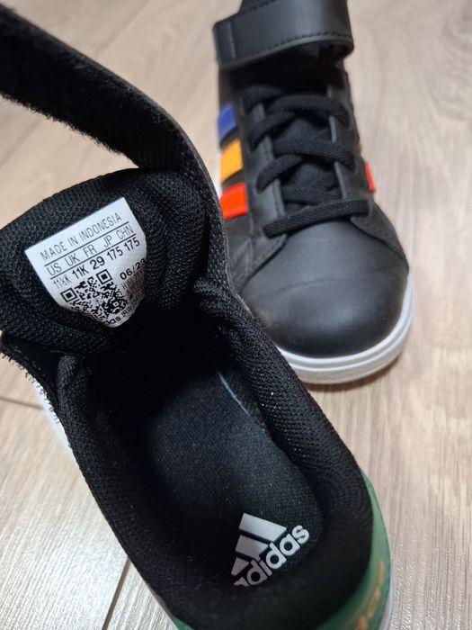 Маратонки Adidas за момче 29 номер