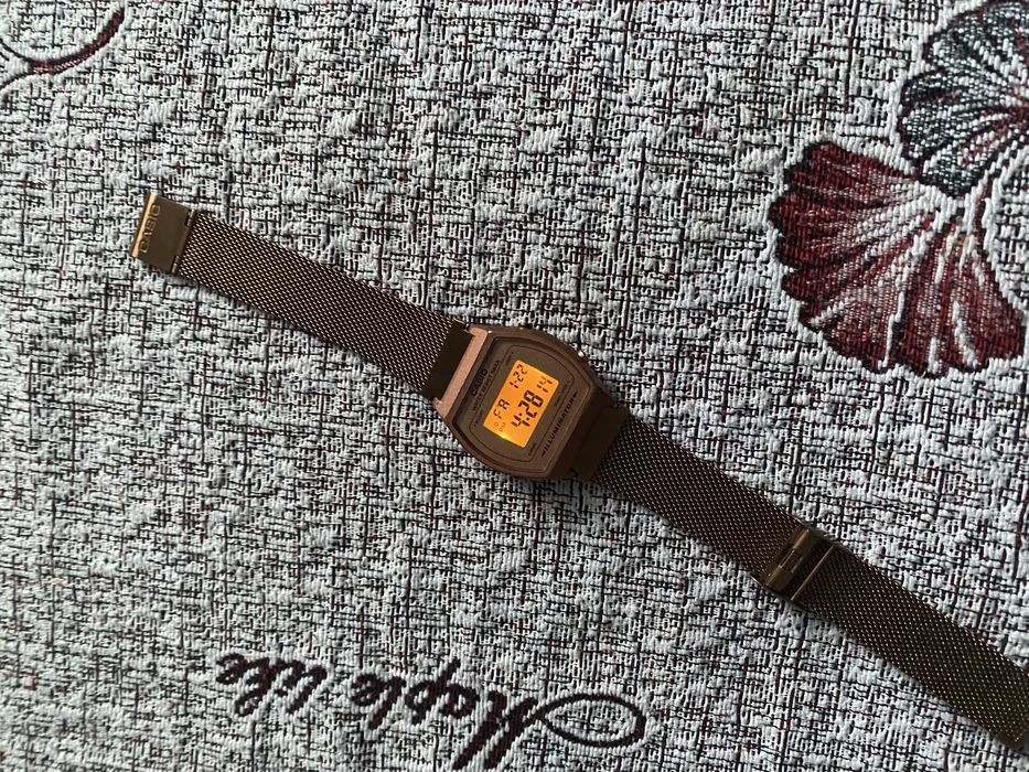 Продам часы Casio оригинал,15к