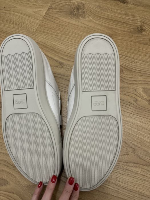 Продам кроссовки Hugo Boss