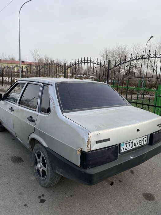 Ваз 21099      .