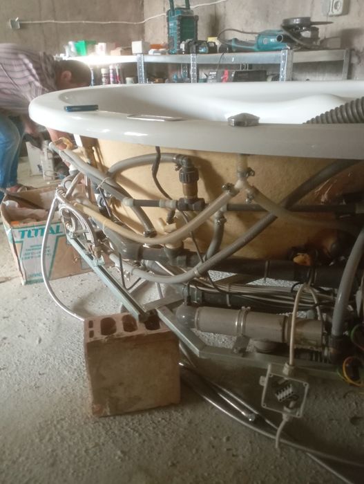 Функциониращо джакузи вана