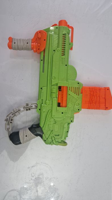 Игрушечный автомат nerf zombi strike