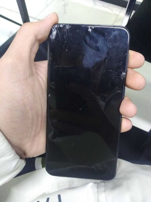 Telefon sotiladi