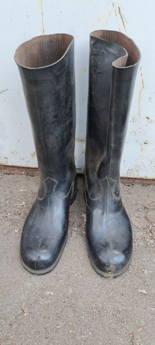 Сапоги резин. 42 и 43