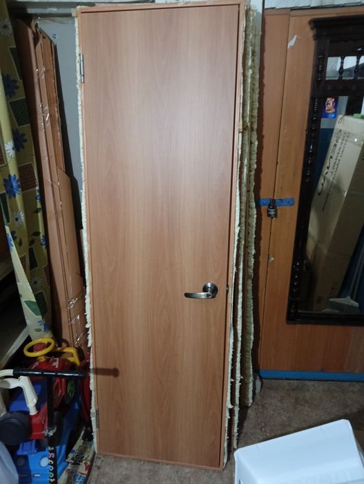 Продам б/у двери