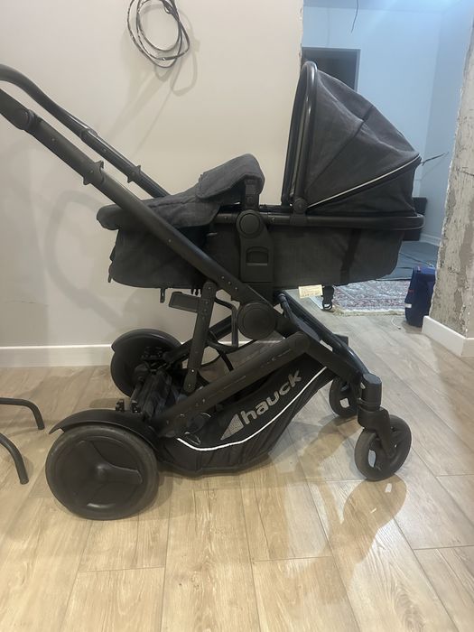 Коляска для погодок