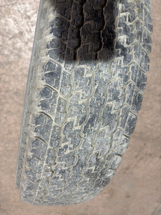 Продается шина R16.