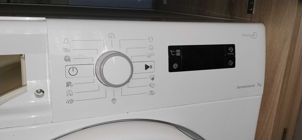 Пералня Whirlpool FWF71483W EU (7 кг, Инверторен мотор) – Отлично състояние