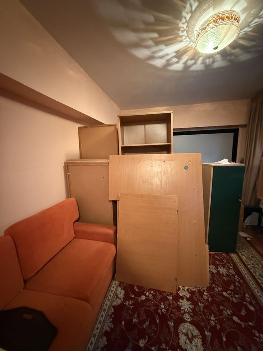 Офисная мебель , кресло стулья .