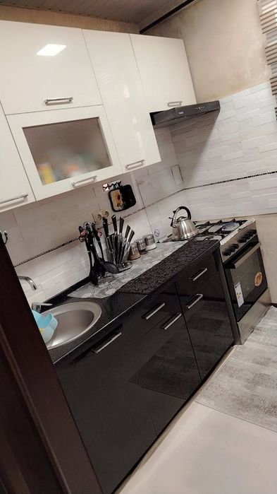 Kvartira sotiladi. Jarariq 4/7/9. 97m2. Rimontli.