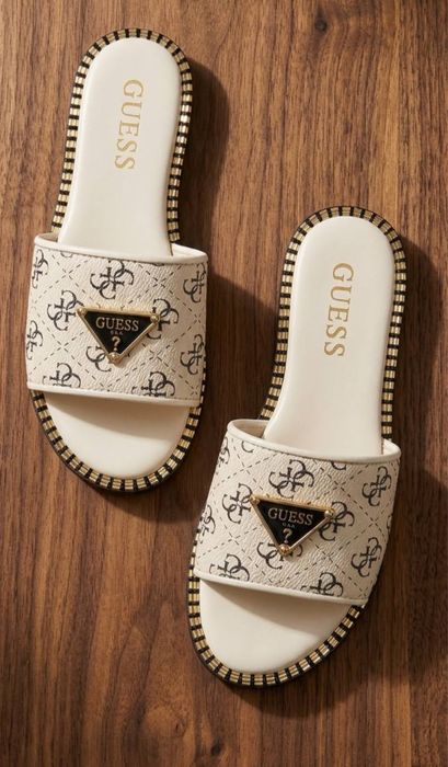 Stoc Papuci dama Guess