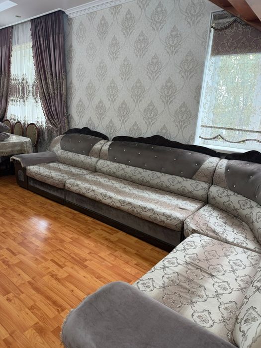 Диван в хорошем состоянии