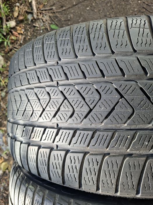 2бр. 275/35/20 Pirelli Sottozero