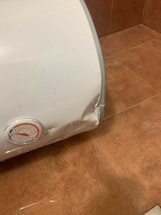 Бойлер Елдоминвест, 50л, хоризонтален, нов, смачкан корпус, ляв монтаж