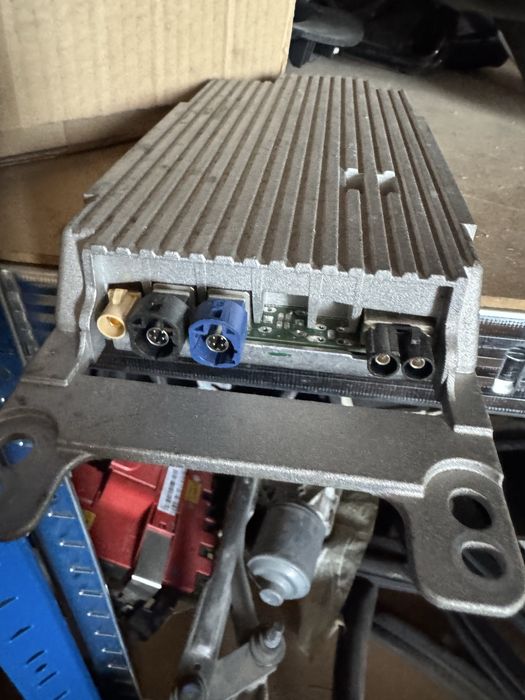 Комбокс за бмв ф10 ф11 ф25 ф26