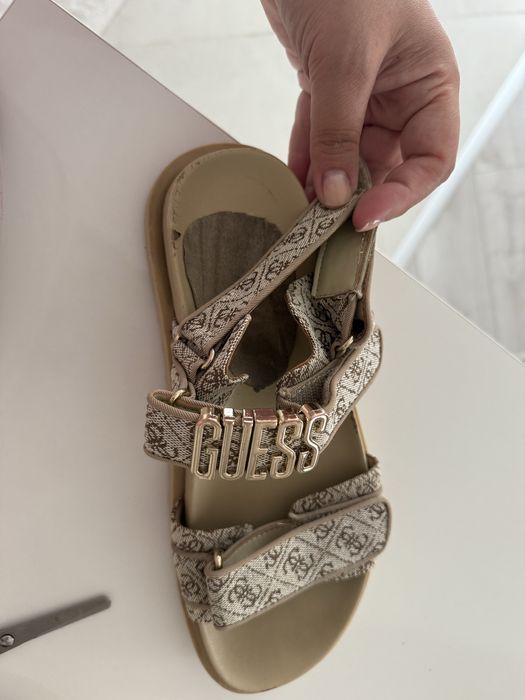 Дамски сандали Guess