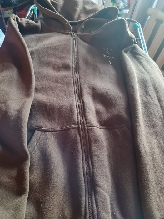 Продам спортивную кофту